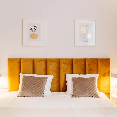 Crystal House - Loftaffair Collection Apartment