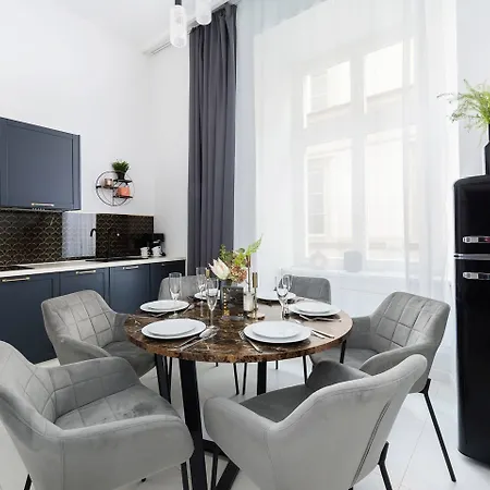 Daire Crystal House - Loftaffair Collection