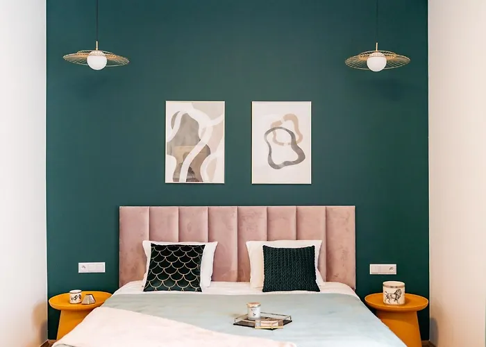 Crystal House - Loftaffair Collection Apartment