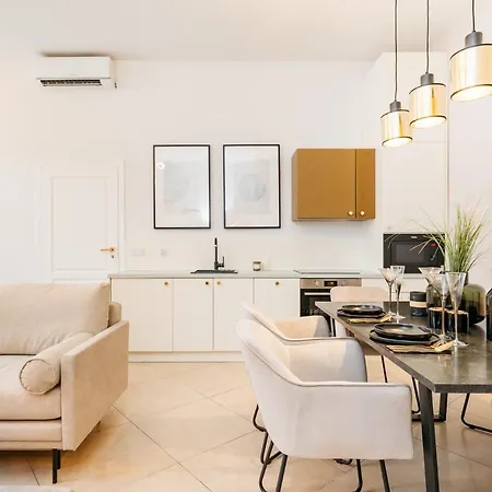 Crystal House - Loftaffair Collection 아파트 *